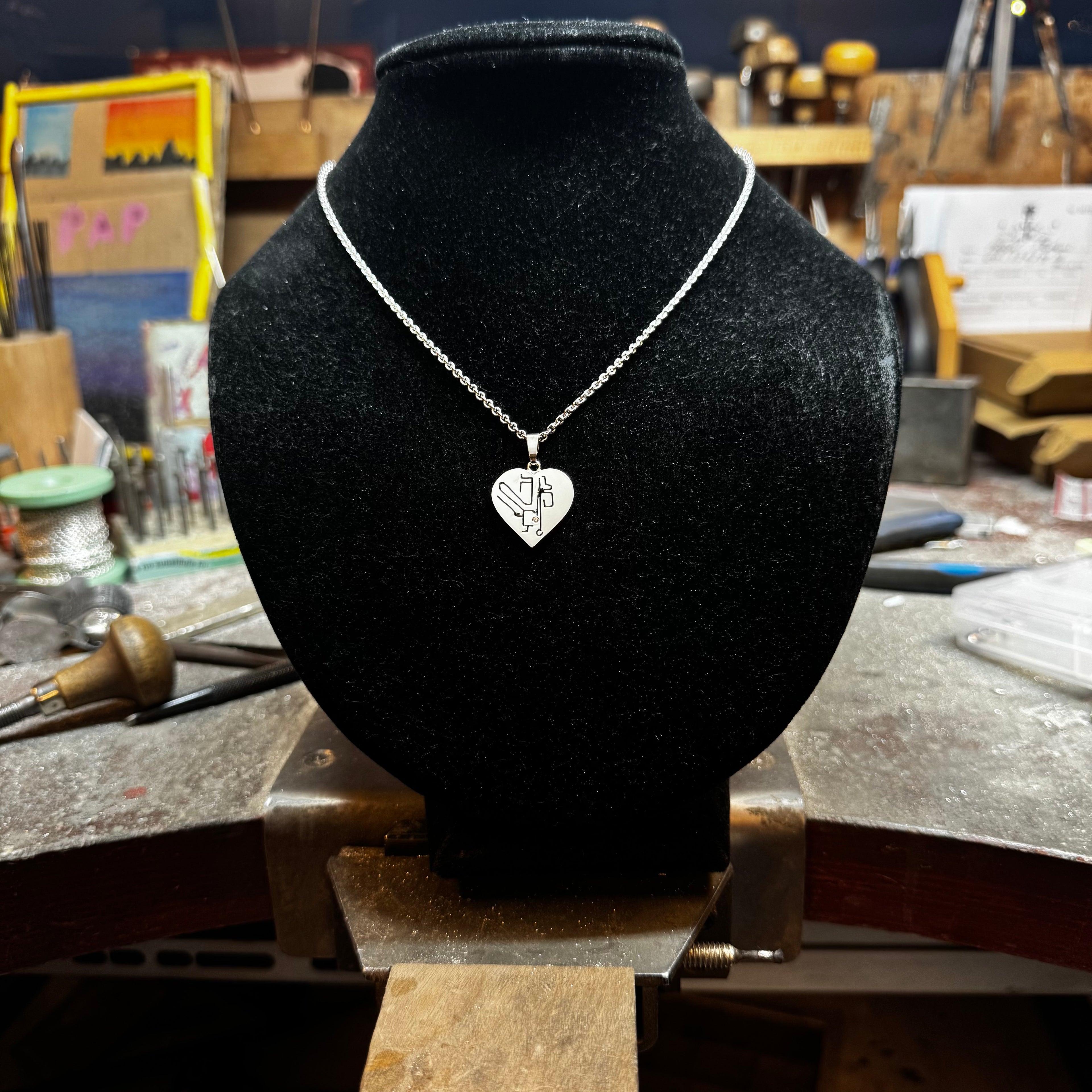 Hartvormige GPS Hanger met Diamant