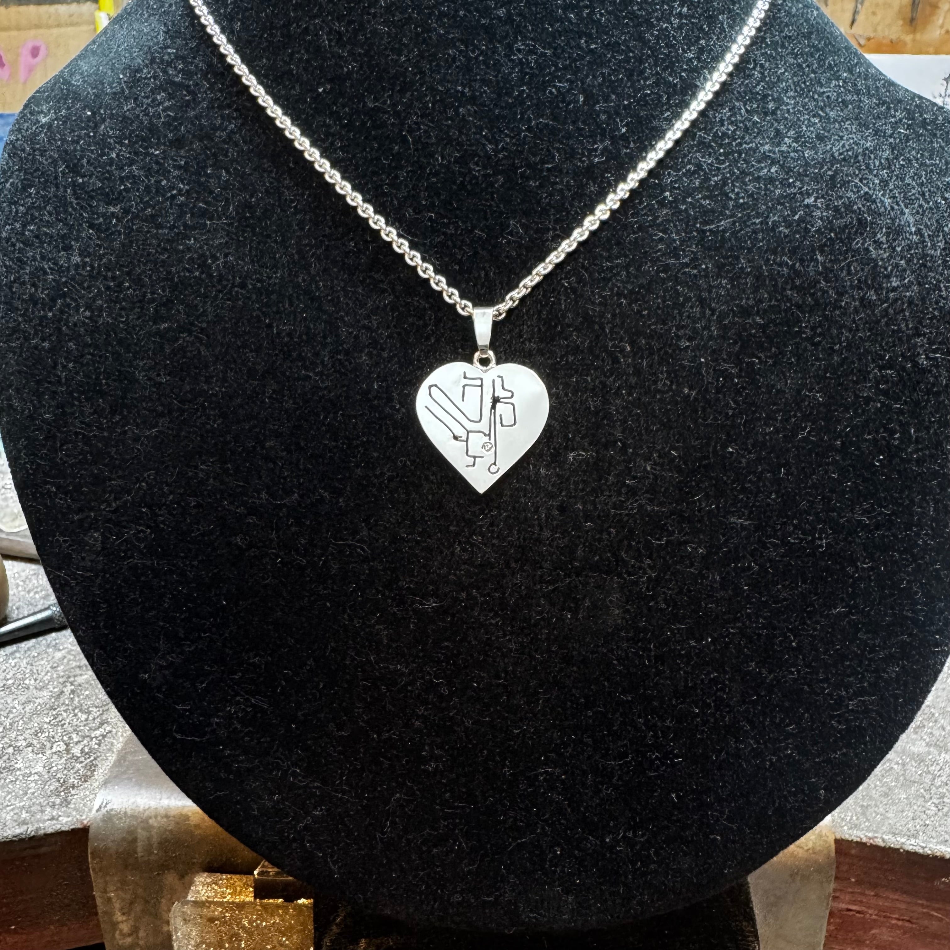 Hartvormige GPS Hanger met Diamant