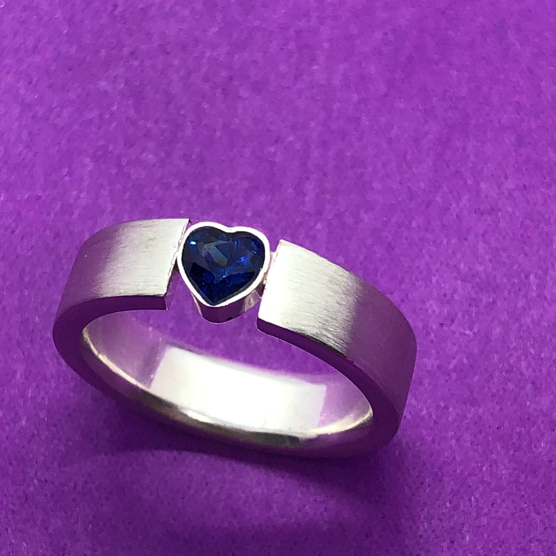 Hold my Heart met blauwe zirkonia