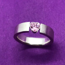 Afbeelding in Gallery-weergave laden, Hold my Heart met roze zirkonia
