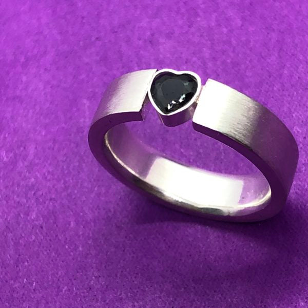 Hold my Heart met zwarte zirkonia
