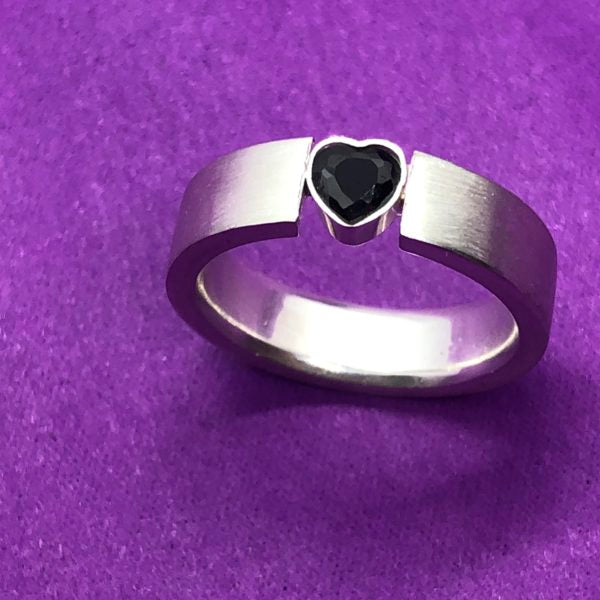 Hold my Heart met zwarte zirkonia