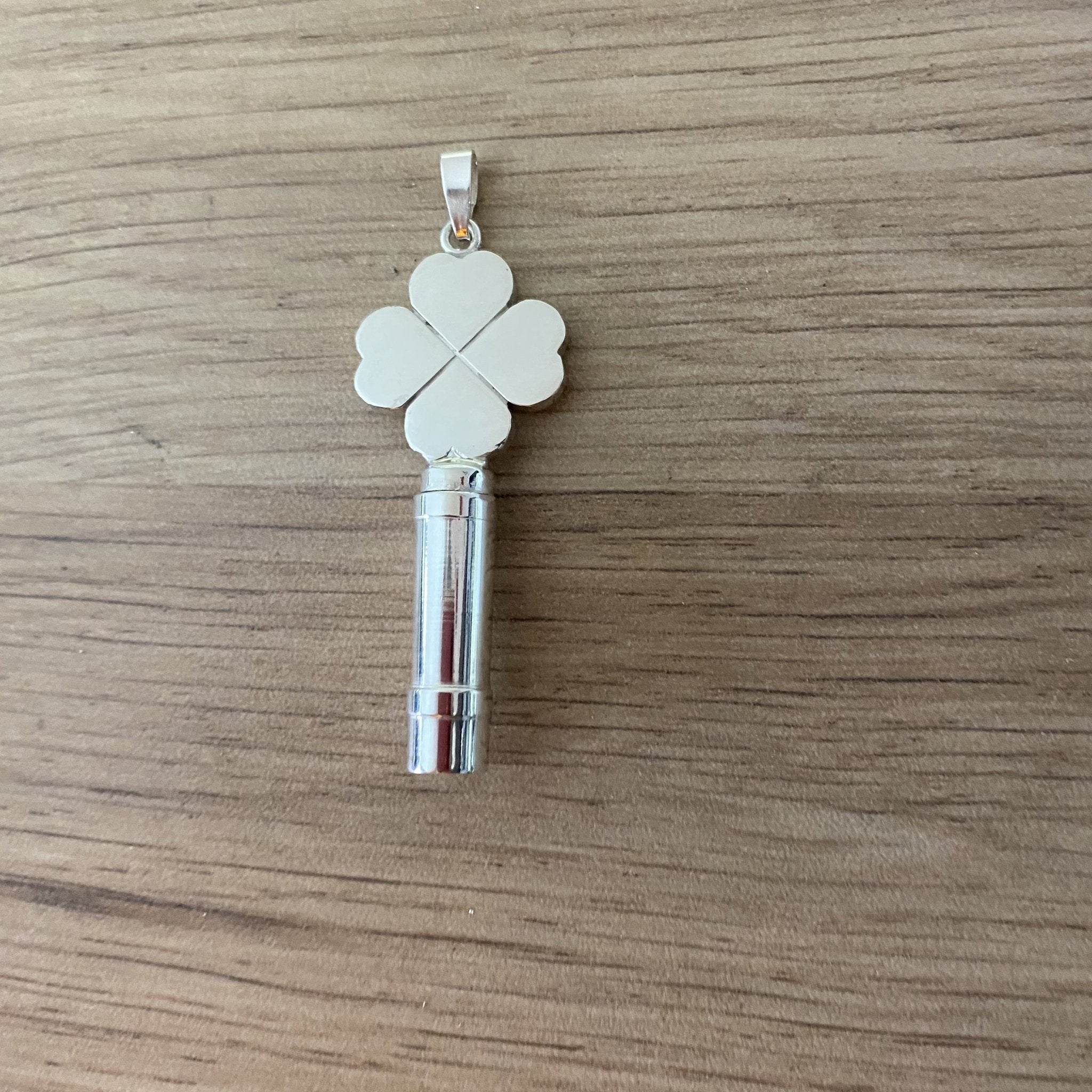 Lucky hanger